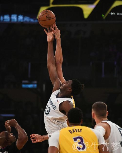 小贾伦-杰克逊全场贡献12分5板3助,三分手感欠佳仅3投0中 小贾伦-杰克逊全场贡献12分5板3助,三分手感欠佳仅3投0中